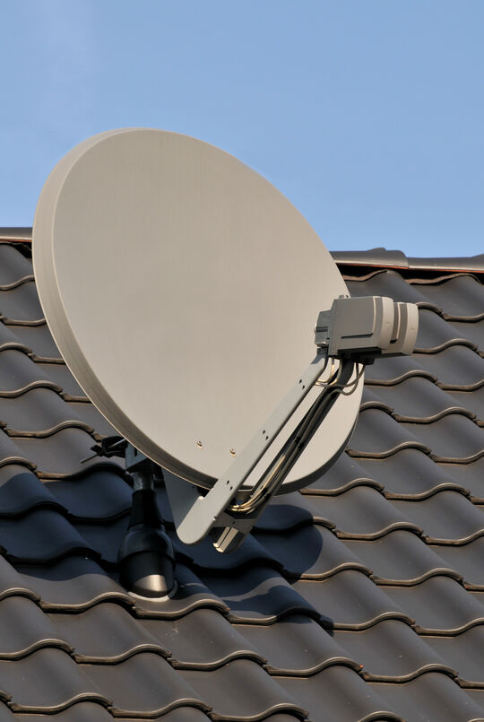 La parabole permettant la connexion par satellite